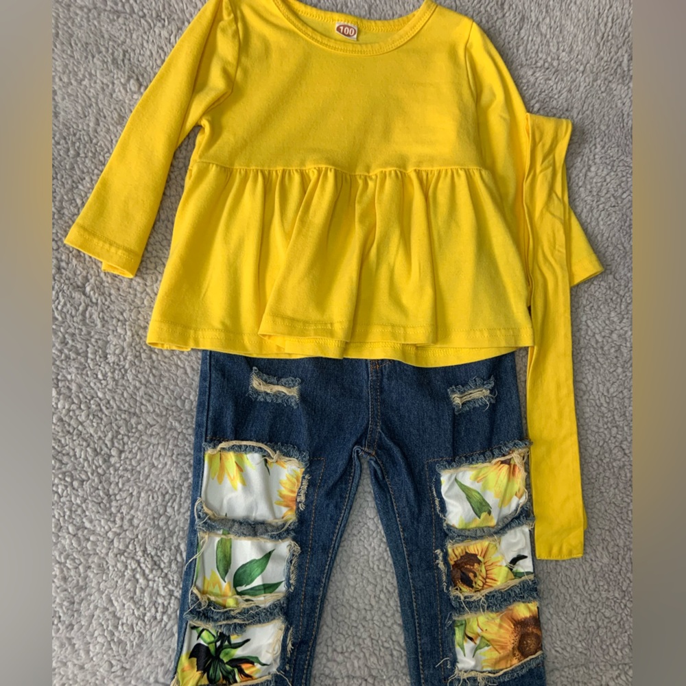 Girls long sleeve shirt and jeans